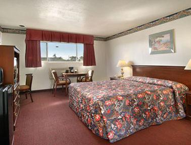 סלינס Steinbeck Lodge חדר תמונה